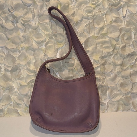 Coach Handbags - Coach Vintage Shoulder Bag